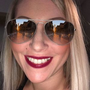 Meet your Posher, Kelli